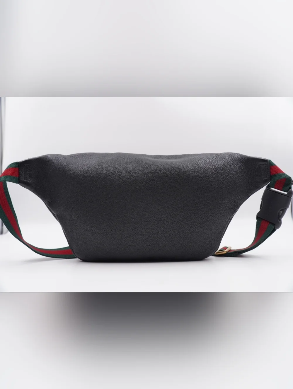 CH24 ❤️ GUCCI Grained Logo Belt Bag